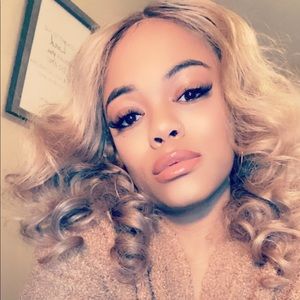 Meet your Posher, Emily